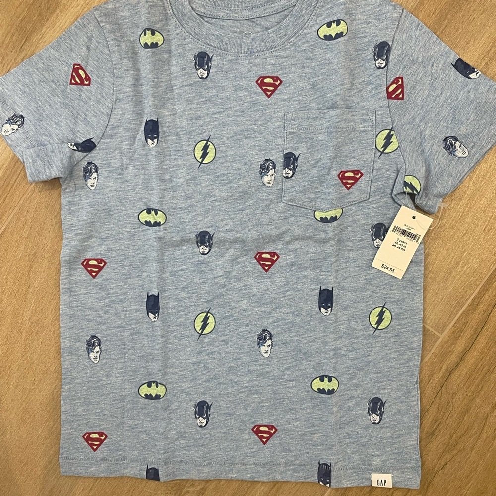 Gap boys superhero shirt, new with tags